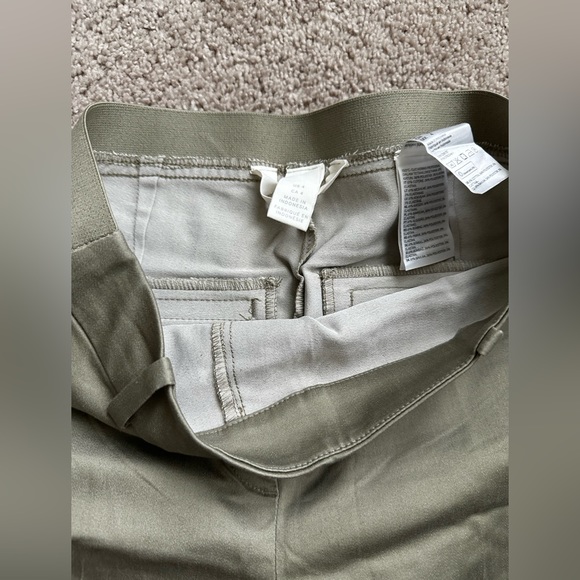 Green work slacks. Women’s. Us size 4. - Picture 2 of 3